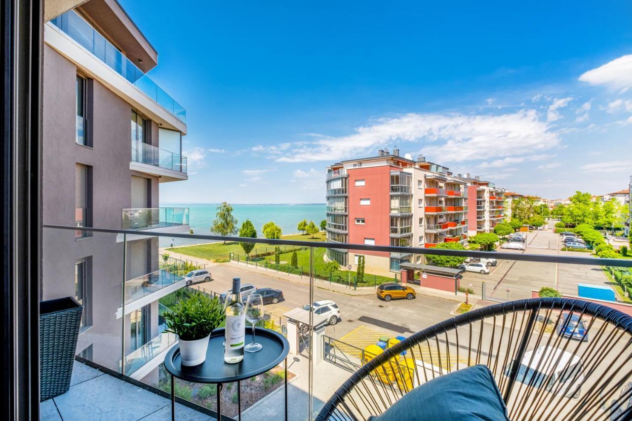 Myflat Coral Premium Suite Siófok Exteriör bild